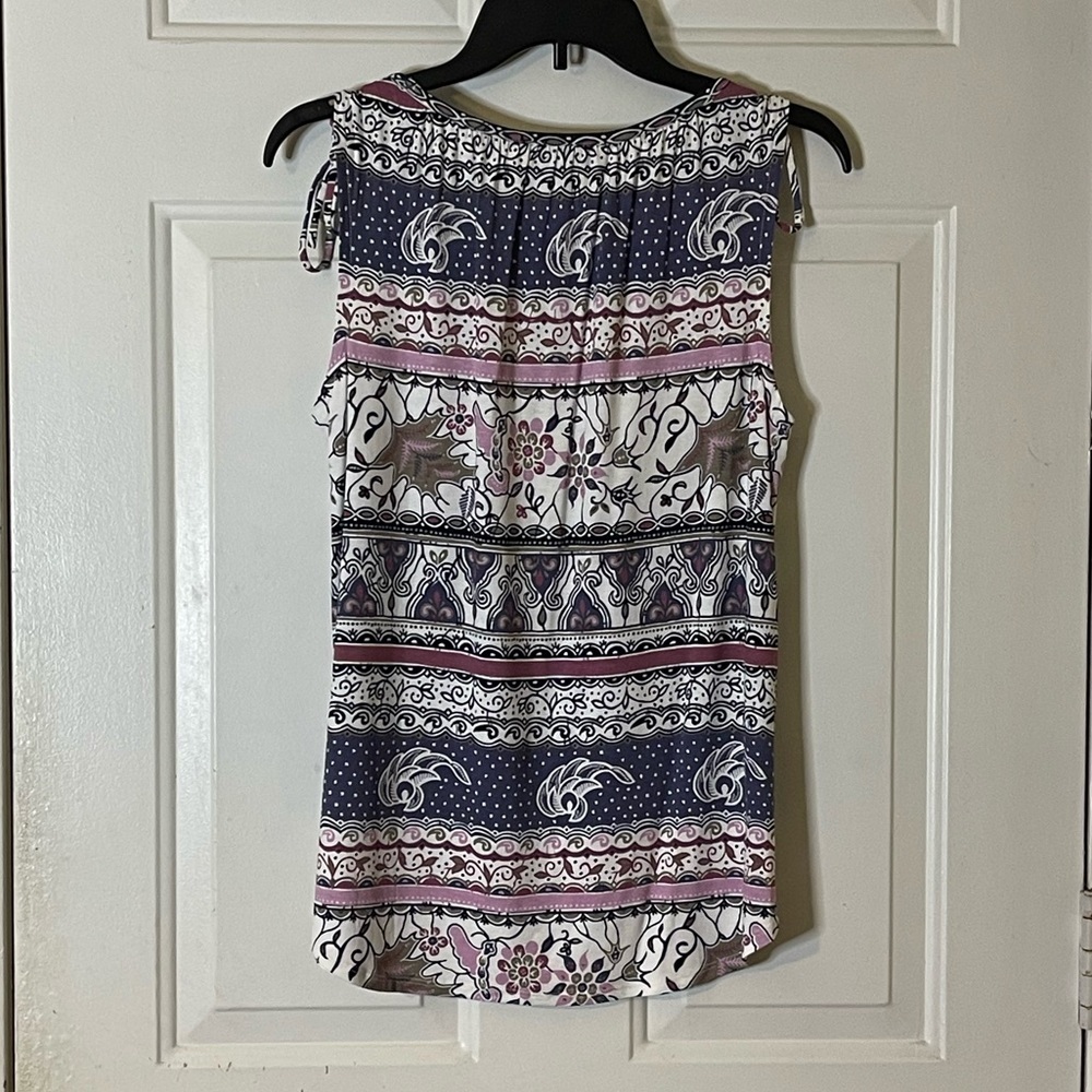 - Loft sleeveless pattern top size X Small - Picture 4 of 8